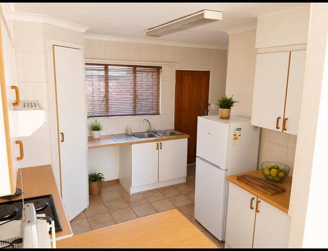 3 BEDROOM TOWNHOUSE FOR SALE IN CLUBVIEW